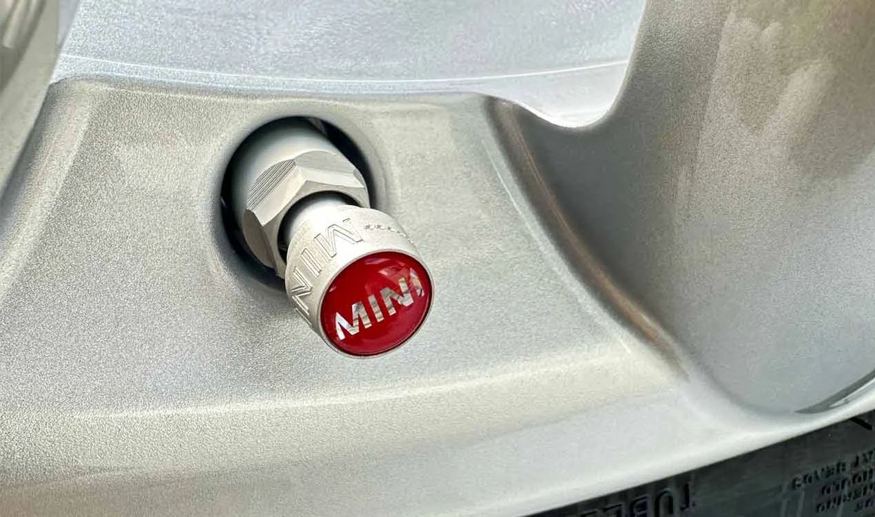 Tapones de válvula de aluminio OEM 36122447404 para MINI Cooper, Cooper S, Countryman... y más. Original MINI.