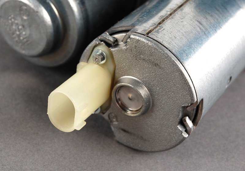 Válvula de agua con bomba adicional OEM 64118369807 para BMW E46, X3 E83, Z3 E36... y más. Original BMW. - Image 3